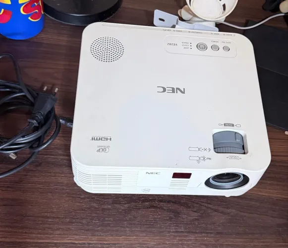 Projetor NEC NP-VE282B - 2.800 lúmens