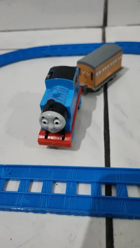 Thomas & Friends / Amigos Thomas, Annie -Motorizado
