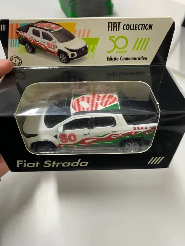 Miniatura Fiat Strada - 50 anos