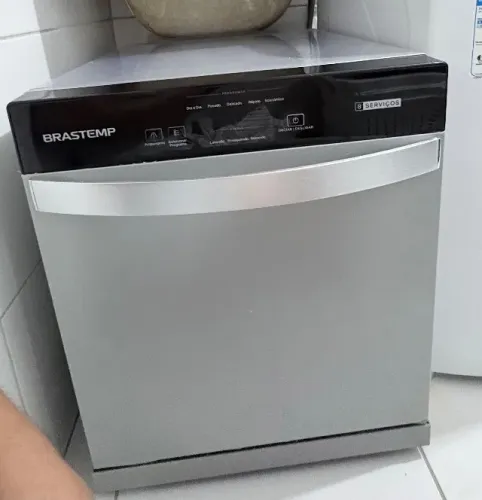Lava louças Brastemp 8 serviços - pouco tempo de uso