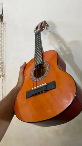 Cavaquinho Gianini em ótimo estado