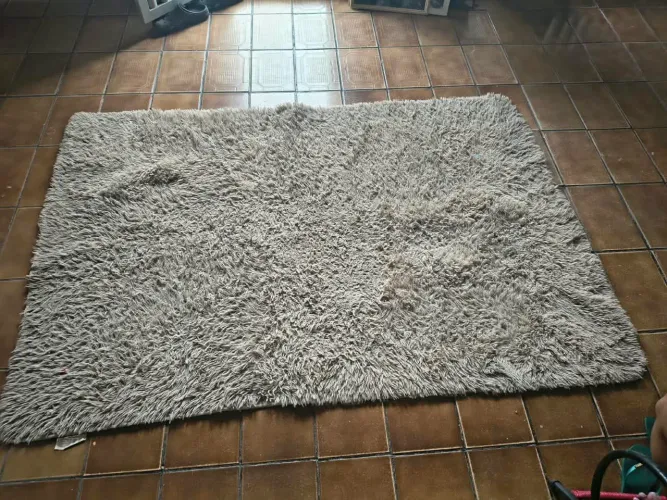 Tapete felpudo cinza R$120,00