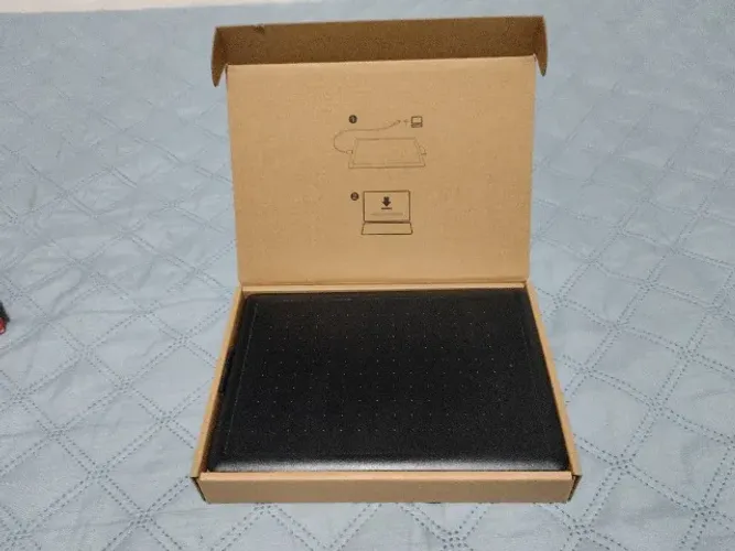 Mesa Digitalizadora One by Wacom (CTL-472) - Completa na Caixa + Pontas Extras