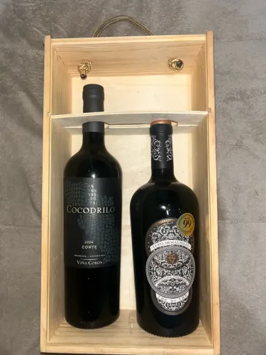 Vinho seco cocodrilo e lupo meraviglia