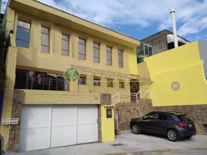 Locação | Casa Comercial para Alugar no Centro de Florianópolis/SC.