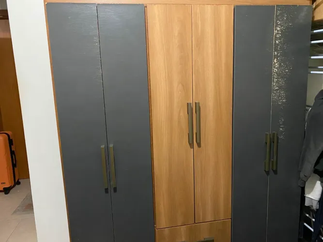 Guarda roupa de 6 portas
