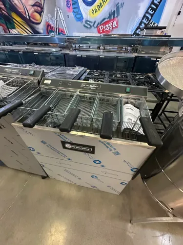 Fritadeira elétrica 5 cestos 30L 10000W - metalcubas 