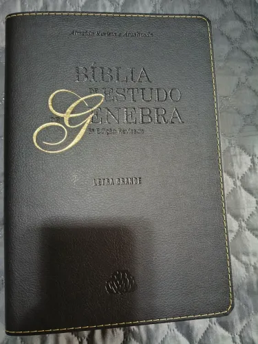 VENDO BÍBLIA DE ESTUDO GENEBRA LETRA GRANDE