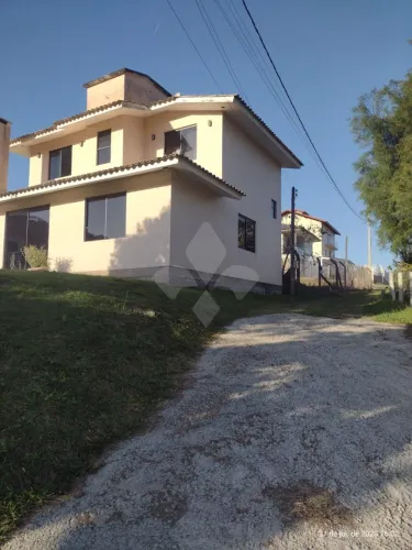 Casa com 4 dormitórios no bairro Ambrósio em Garopaba SC