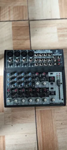 Mesa Behringer 1202