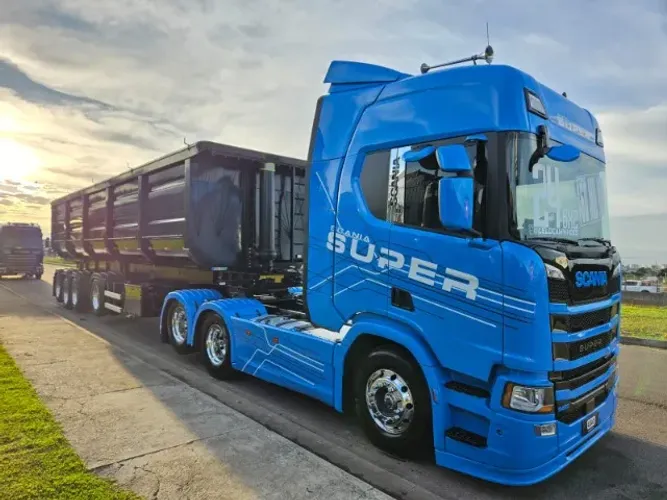  Scania R460 SUPER 6x2 Ano 24 Baixo Km + 4 eixo basculante 2026  Librelato  55m³ lona fáci