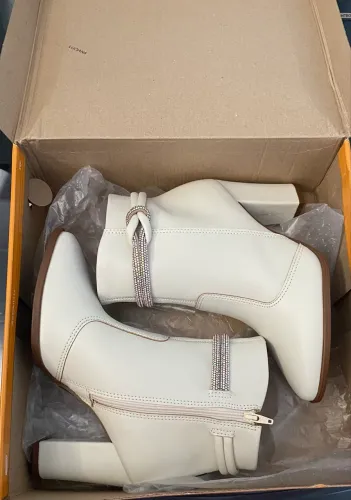 Bota 36 com strass- beira rio 