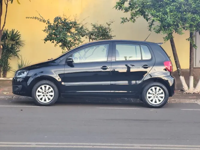 Volkswagen Fox Bluemotion 1.0 MI Total Flex 12V 5P 2014