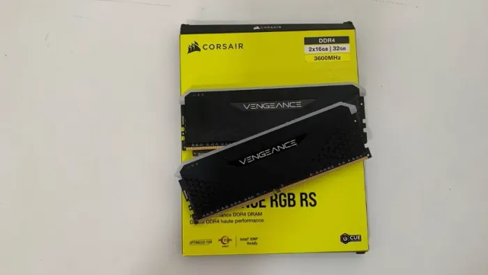 32GB (2X16GB) CORSAIR VENGEANCE PRO RGB 3600MHZ