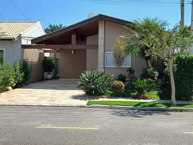 Bela casa térrea no condomínio Vale dos Príncipes em Taubaté por R$ 1.300.000,00