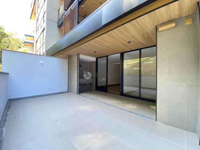 Apartamento à venda com 2 quartos sendo 1 suíte, 68 m² no Alto - Teresópolis/RJ.