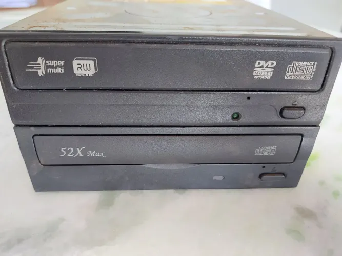 Par de Gravadores de DVD IDE Antigos p/ PC - LG GSA-H42N e Lite-On DH-52N2P