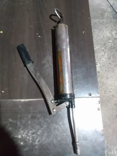 Vendo emgraxadeira manual 500g