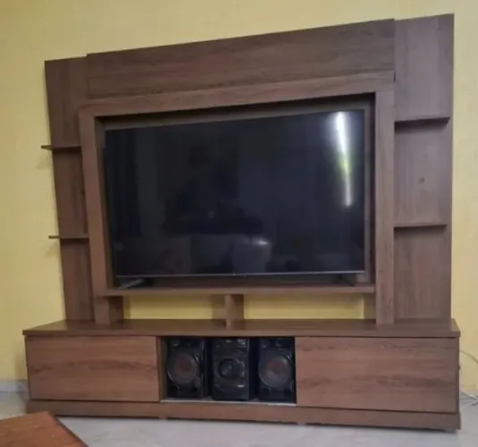 Estante para TV e Home Theater com 2 portas deslizantes