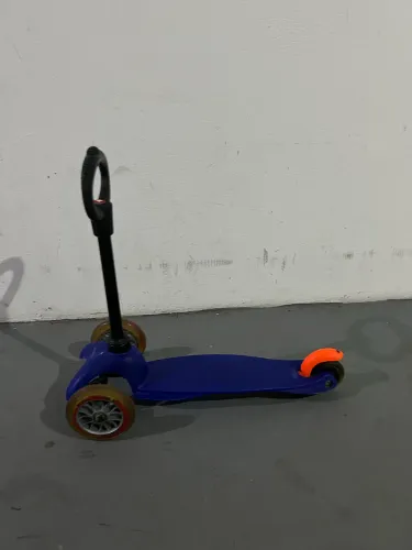Patinete infantil 3 rodas - importado - de 01 a 05 anos máximo 20kg