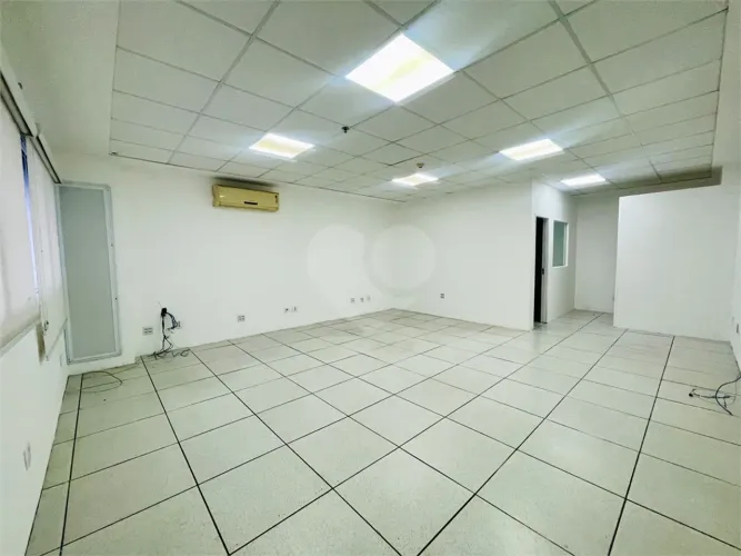 Salas à venda ou para locação em Centro - SP