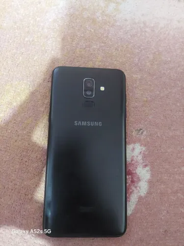 Samsung j8