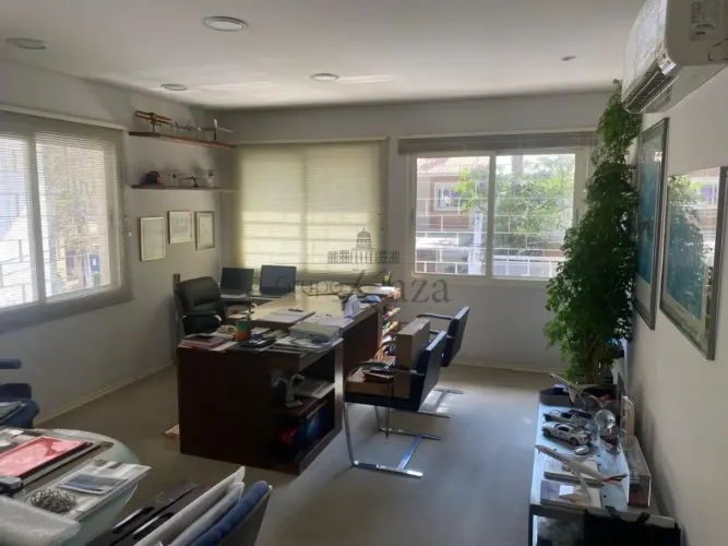 Casa de vila Residencial ou Comercial - Vila Olímpia - 3 Dormitórios - 142m².