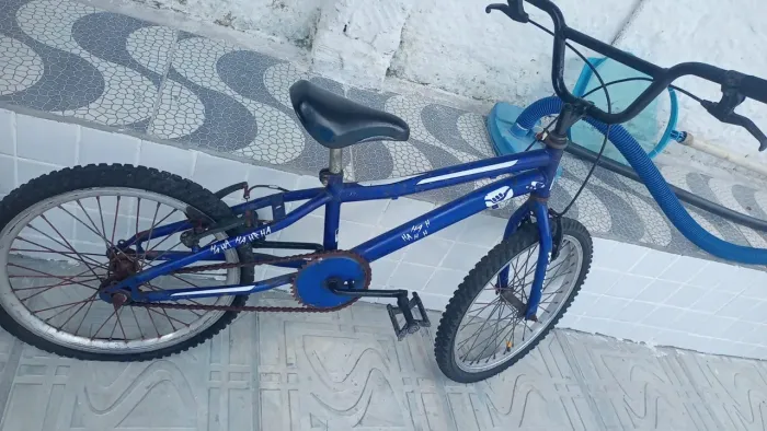 Vendo essa bicicleta aro 20 toda em ordem em Cruz das Armas