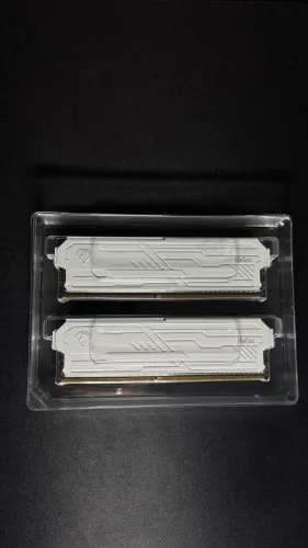 Memoria ram ddr4 lacrada 2x8gb 3200mhz