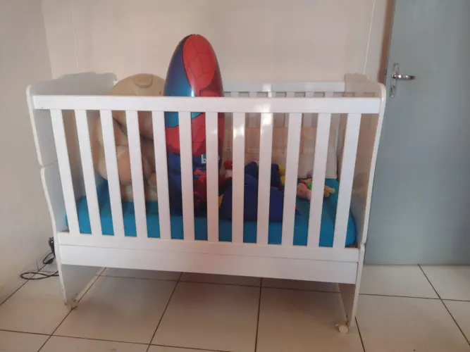 Vende-se este berço americano, bem conservado. Ótimo preço.