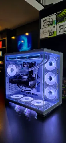 PC Gamer High End R7 7800x3d + RTX 5070 Aceito trocas