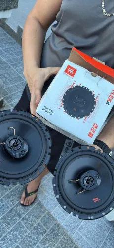 par de alto-falantes JBL 6? triaxiais modelo 6TRFX55.