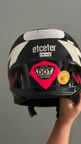 Capacete número 54