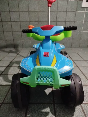 Quadriciclo infantil Bandeirantes