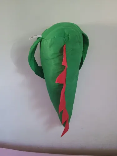 Calda de dinossauro infantil semi nova