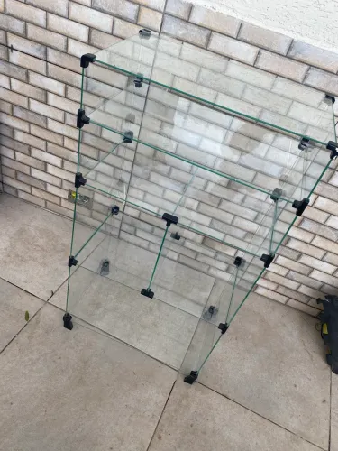 Balcão Estante Vitrine em Vidro Modulado - Perfeito para Lojas e Organização