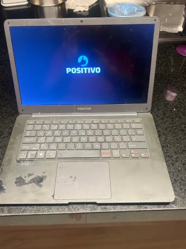 Notebook positivo tela travada 