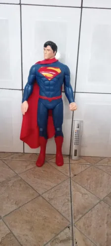 Boneco super homem gigante