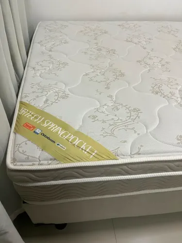 Cama casal seminova