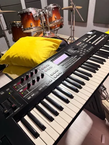 Teclado Yamaha MOXF 61 ?