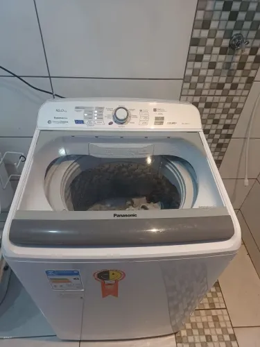 Maquina de lavar roupas 16 kg. Panasonic.