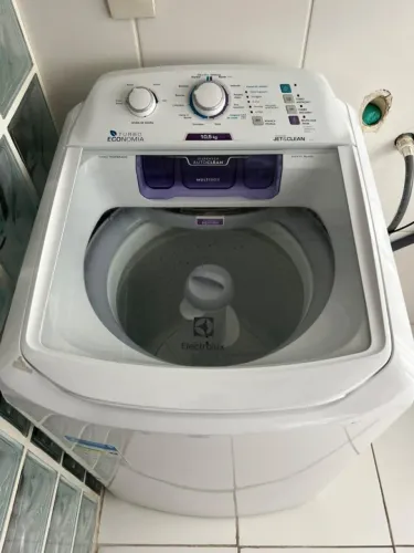 Máquina de lavar roupa Electrolux 10,5kg (220v)