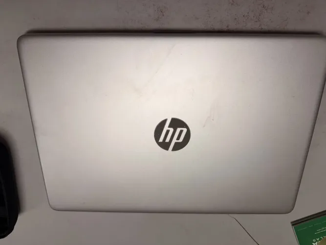 Laptop HP AMD RAYZEN 3