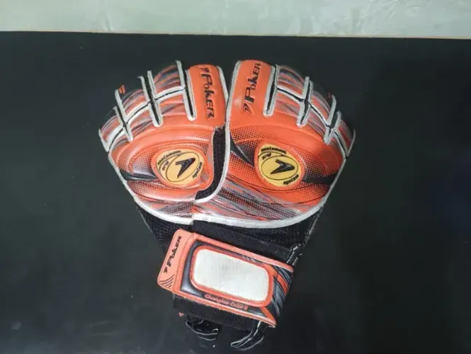 Luva de Goleiro Poker Profissional