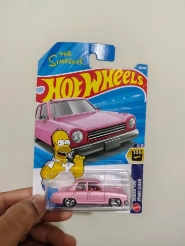 Hotwheels Ferrari SF90 + Simpsons Family Car