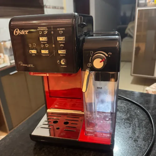 Cafeteira Oster PrimaLatte Automática - Excelente Estado