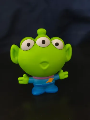 Boneco / chaveiro do Alien toy store burguer king,