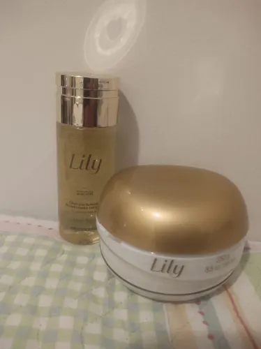 Kit Creme Acetinado Lily e Óleo Perfumado Corporal 