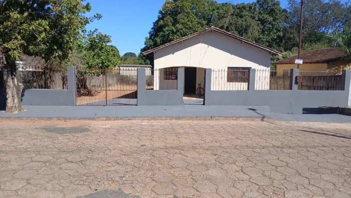 Alugo uma casa residencial em Itapirapuã-Go