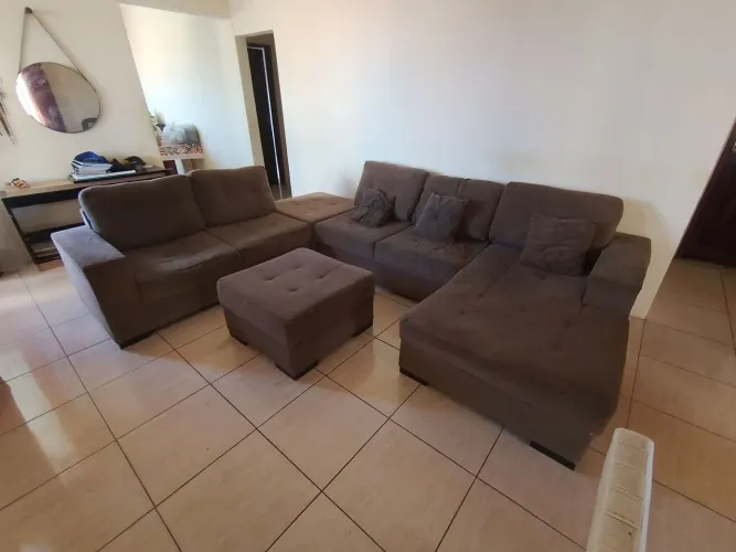 Sofá grande e confortável
